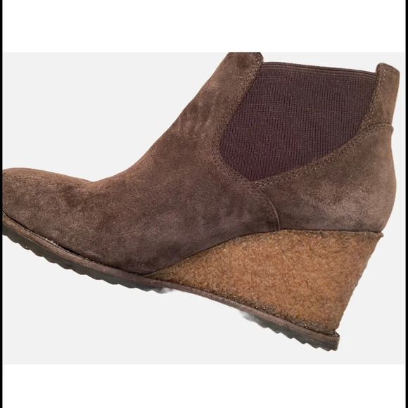 Trask Brown Suede Wedge Ankle Boot Bootie - Picture 8 of 11